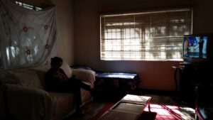 População que mora sozinha mais que dobra no Brasil desde 2012