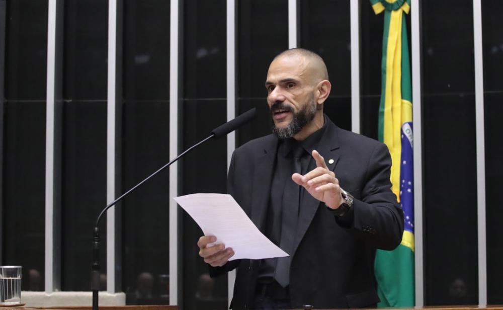 Câmara aprova redução no tempo de atividade para aposentadoria de PMs e bombeiros