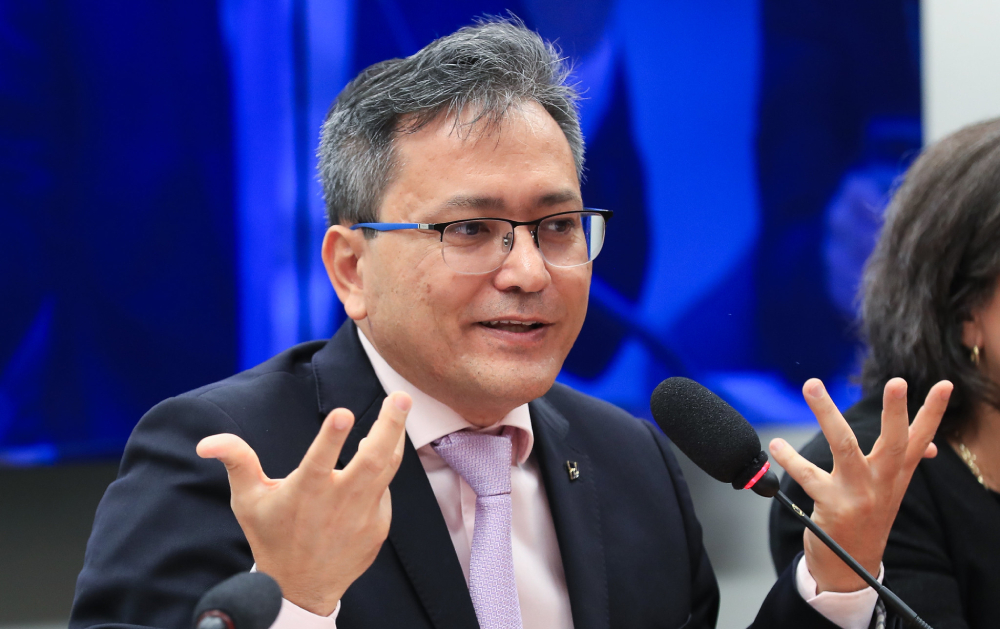 Secretário da Receita defende combate a pilar financeiro do crime organizado