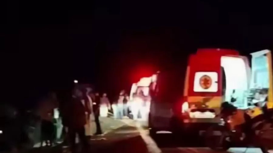 Sete pessoas morrem após dois carros baterem em rodovia da Bahia