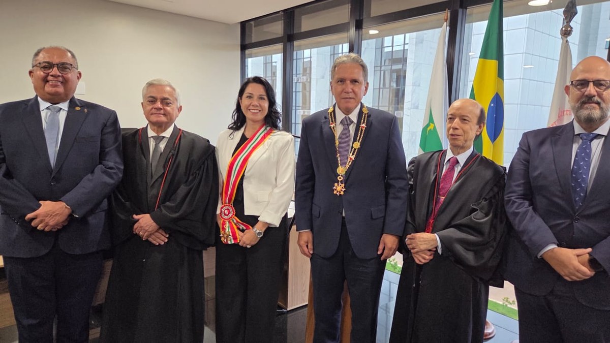 TJDFT entrega Medalha do Mérito Judiciário a ministro do STJ e juíza auxiliar