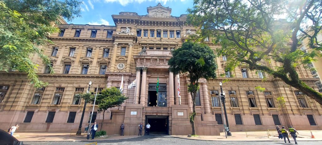 PMs são absolvidos de acusação de simular confronto com morte em Santos (SP)