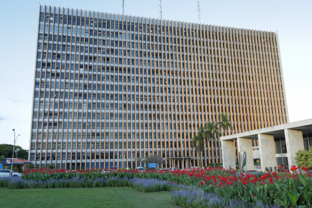 Controladoria do DF realiza mais de 300 ações de orientação em 2025