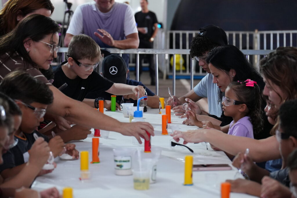 Projeto Ciência na Estrada oferece atividades científicas gratuitas no Cruzeiro Velho