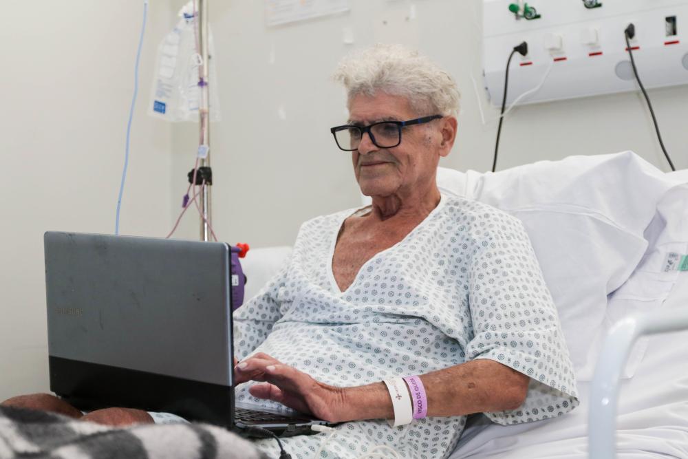 Envelhecimento populacional pressiona rede de saúde no Brasil e DF