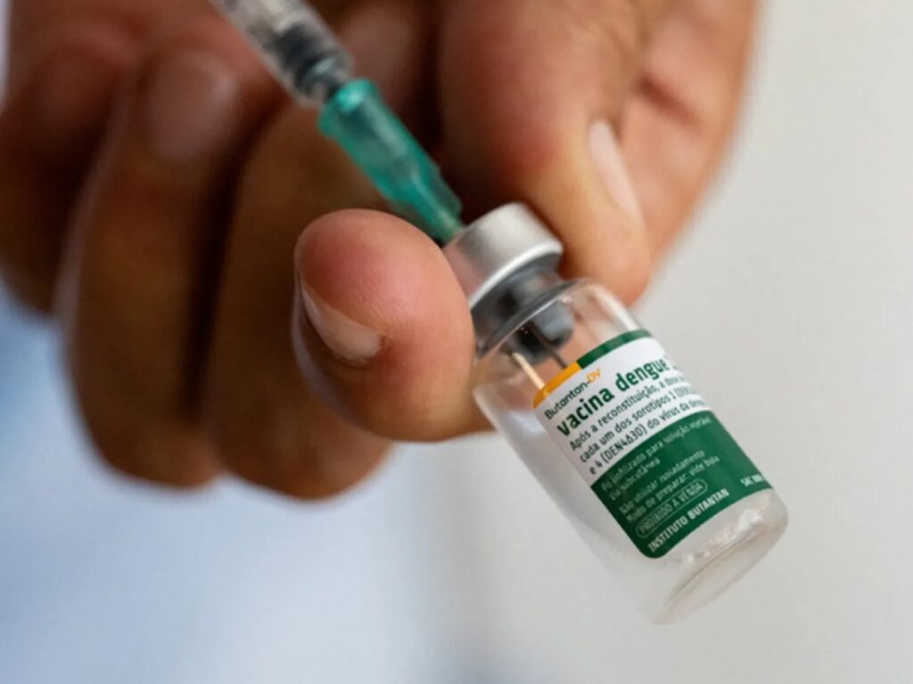 Senado debate projeto para criminalizar fake news sobre vacinas