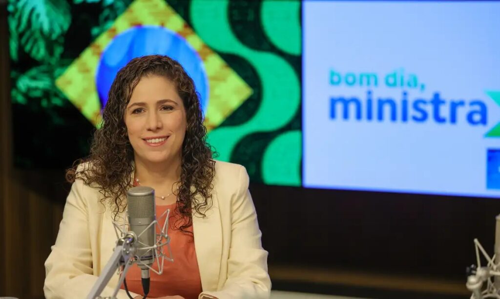 Ministra Esther Dweck inicia agenda na China para soberania de dados