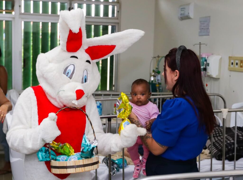 Páscoa traz alegria a crianças internadas em hospital de Santa Maria