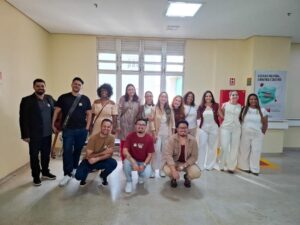 Cantata de Páscoa emociona pacientes em hospital de Santa Maria