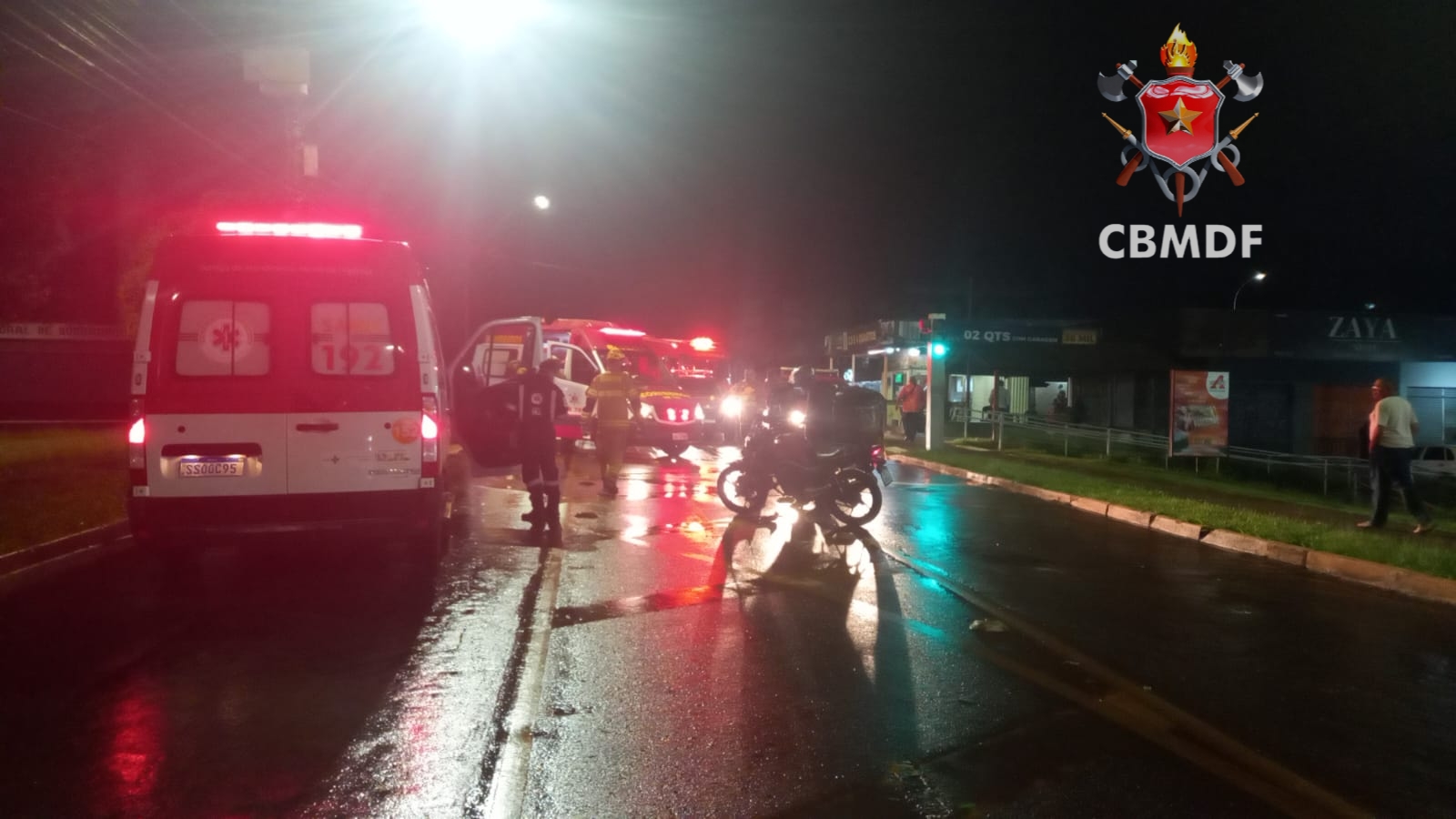 Atropelamento entre moto e pedestre deixa dois feridos em Sobradinho