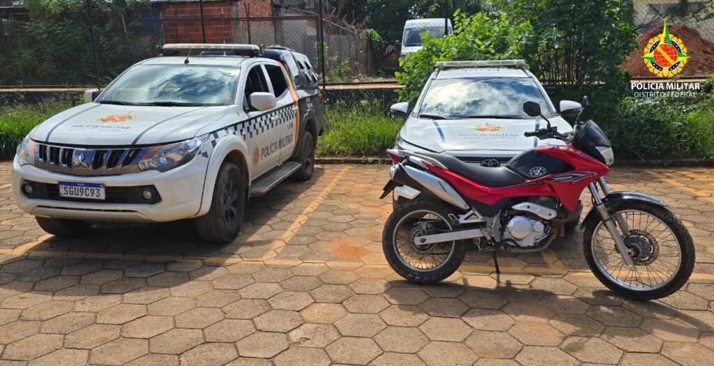 Motocicleta furtada é recuperada pela PM no Pôr do Sol