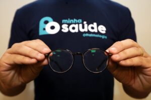 Projeto Minha Saúde entrega óculos gratuitos no Setor Comercial Sul