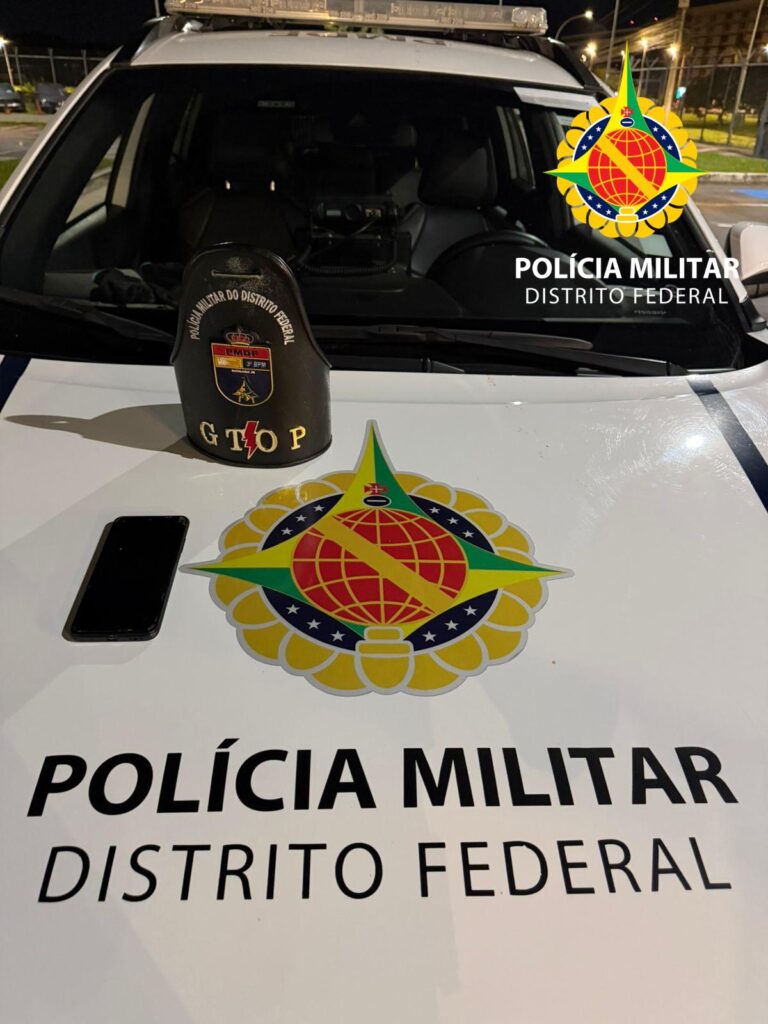 Dupla é detida por suspeita de receptação após compra de celular por R$ 30 no DF