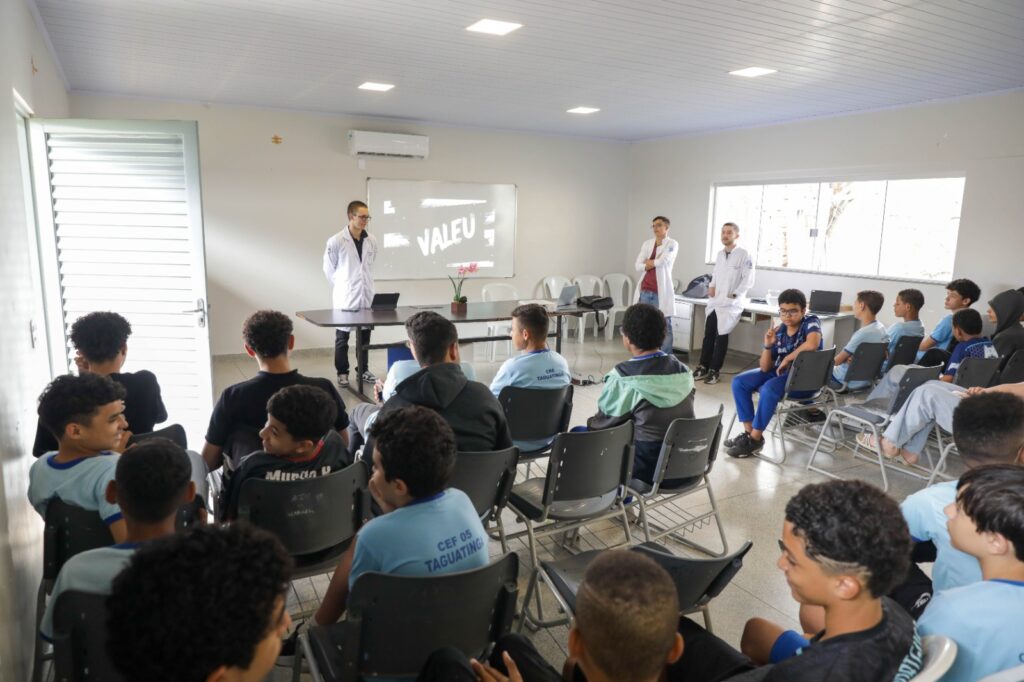 Programa Saúde na Escola oferece vacinação e palestras em Taguatinga