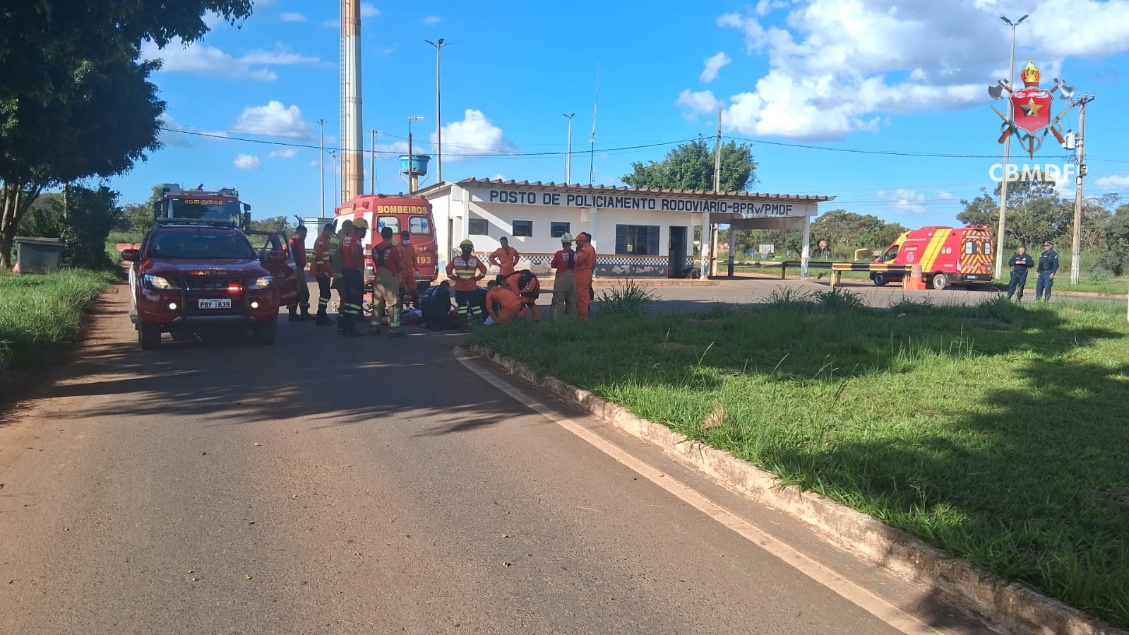 Capotamento em zona rural deixa dois feridos em Planaltina de Goiás