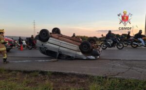 Colisão seguida de capotamento mobiliza CBMDF na BR-070