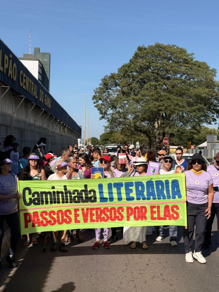 Caminhada literária mobiliza o Gama no combate ao feminicídio