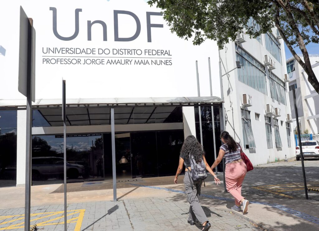 Celina Leão nomeia reitora da UnDF e secretário do Consumidor