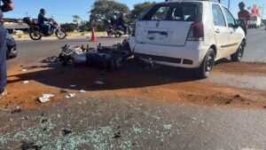 Colisão entre carros e motos mobiliza bombeiros e interdita faixas no Núcleo Bandeirante