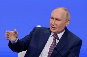 Putin diz que fará ‘tudo’ para alcançar a paz em encontro com chanceler iraniano