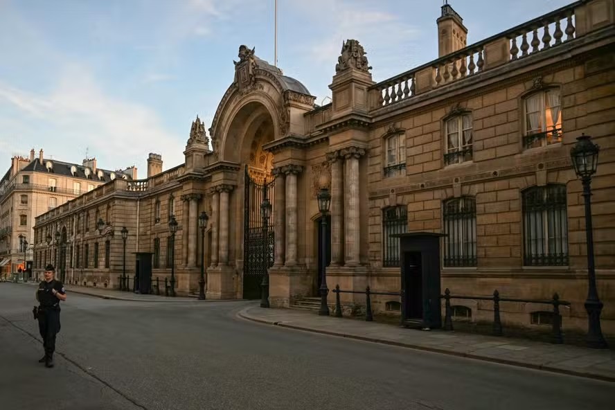Palácio presidencial francês nega entrada a policiais que investigam concessão de contratos públicos