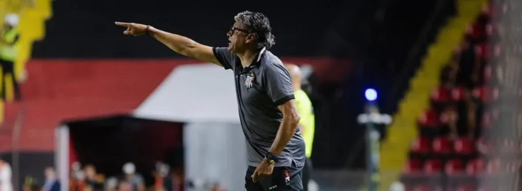 Após derrota em casa, Ângelo Luiz é demitido pelo Anápolis