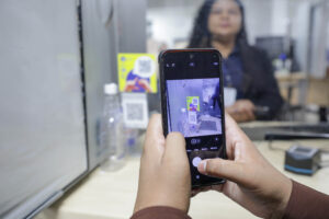 TRE-DF adota DF Libras para atender eleitores surdos