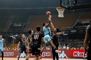 Brasília Basquete vence Caxias no 1º jogo da série dos playoffs do NBB