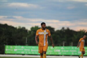 Brasiliense empata fora de casa contra Luverdense