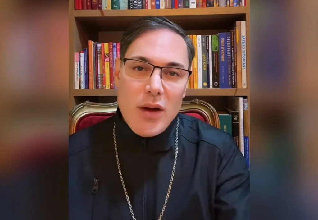 Padre com 1 milhão de seguidores presidirá Missa do Fogaréu em Goiás; veja quem é