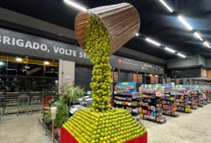 Empresário de Goiânia transforma hortifruti em arte e ganha destaque até na Suécia