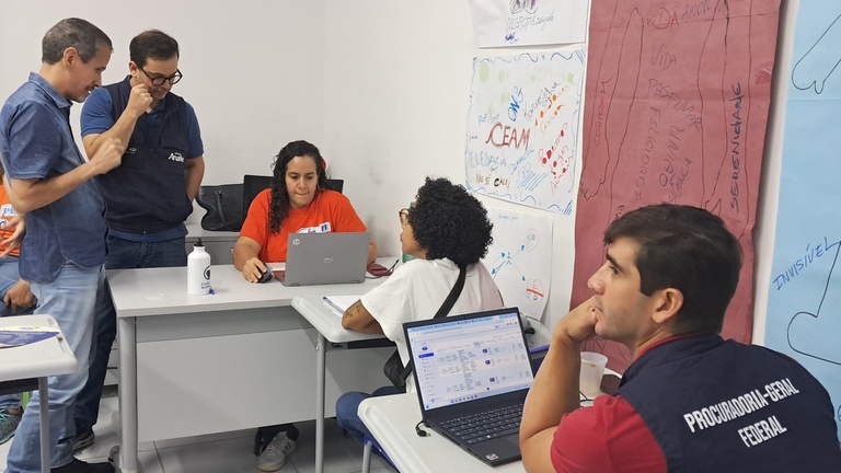 AGU facilita benefícios do INSS para pessoas em situação de rua em mutirão em Pernambuco