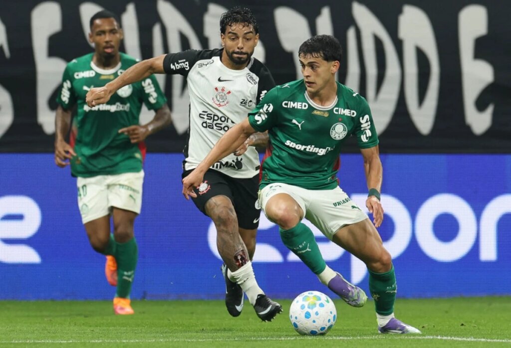Com dois a menos, Corinthians segura empate contra o Palmeiras