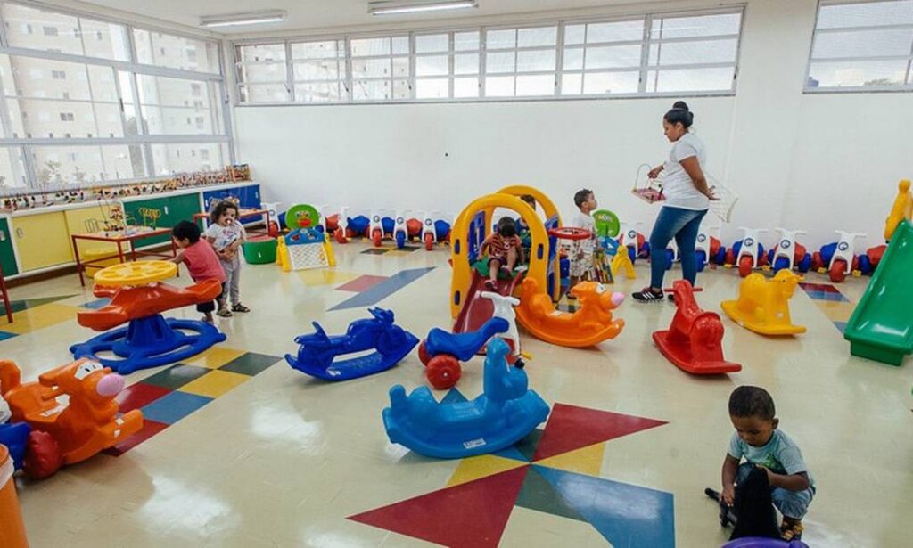 876 municípios deixam 1 em 10 crianças de 4-5 anos sem creche obrigatória