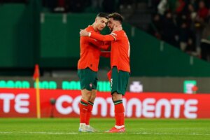 Bruno Fernandes se diz motivado para ajudar CR7 a vencer a Copa