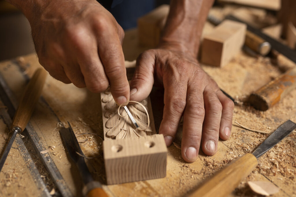 Inscrições abertas para curso gratuito de criação com madeira e plástico no DF