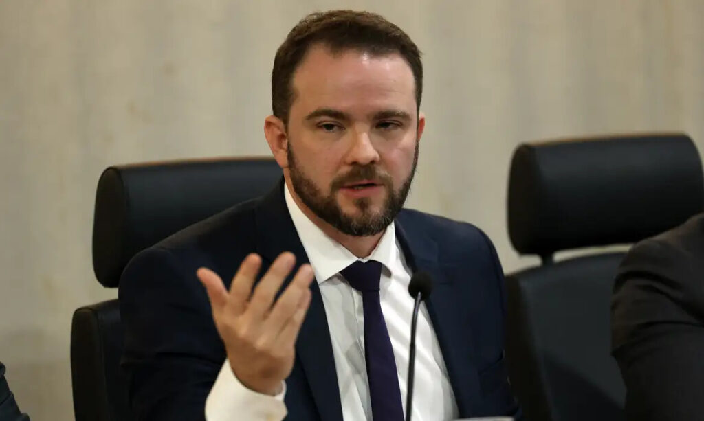 Ministro da Fazenda inicia agenda internacional nos EUA e Europa