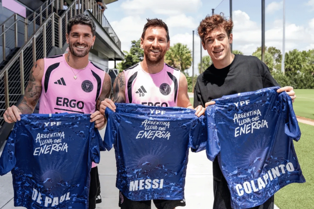 Lionel Messi se reúne com piloto argentino da Fórmula 1; confira