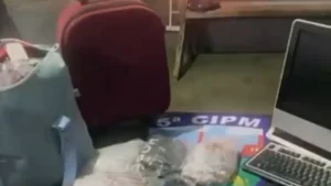 Objetos furtados pela dupla - (Foto: reprodução/PM)