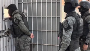 Policiais penais especializados participam da ação - (Foto: reprodução)