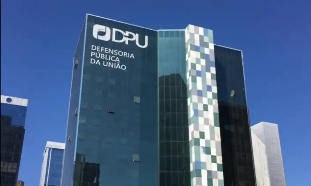 DPU alerta para golpistas que se passam por defensores públicos