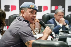Promotoria vê omissão de ex-comandante da PM em apuração sobre vazamentos para o PCC