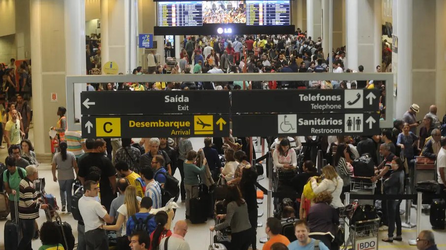 Filas, remarcações e cancelamentos: veja a situação dos voos nos aeroportos de SP após pane