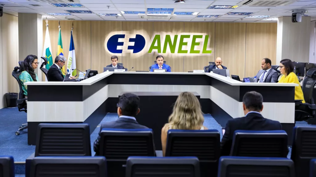 Aneel prorroga por mais 30 dias retorno do processo sobre regulação para baterias