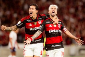 Em dia de homenagem a Oscar Schmidt, Flamengo vence Bahia no Maracanã