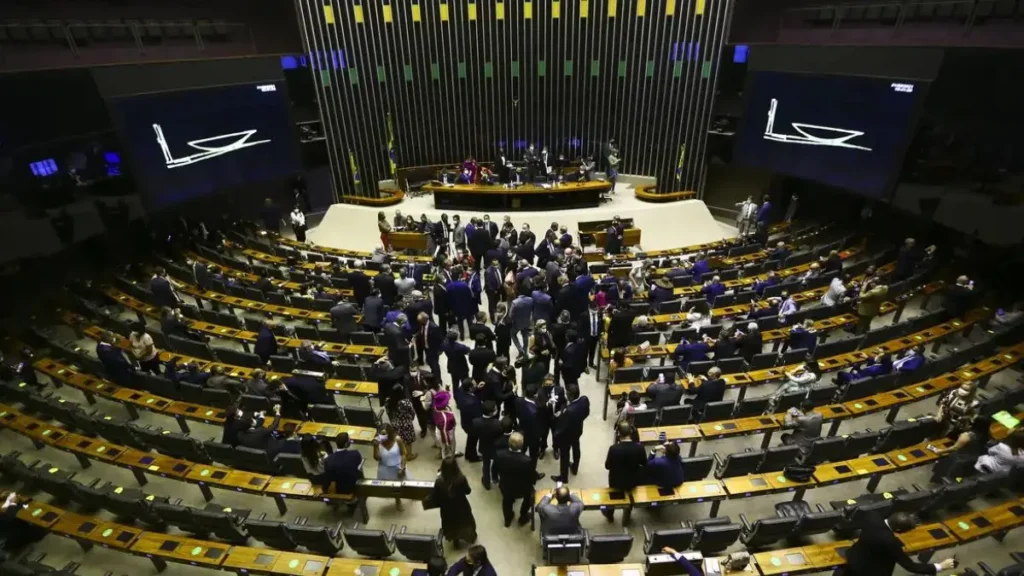 Imagem mostra plenário da Câmara dos Deputados