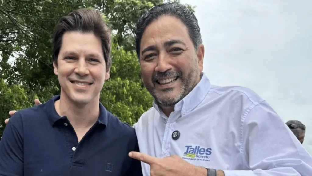 Imagem mostra governador de Goiás, Daniel Vilela, e deputado Talles Barreto, líder do Governo na Alego