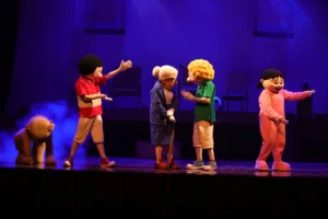 Espetáculo une Turma do Cabeça Oca e Cora Coralina em Goiânia