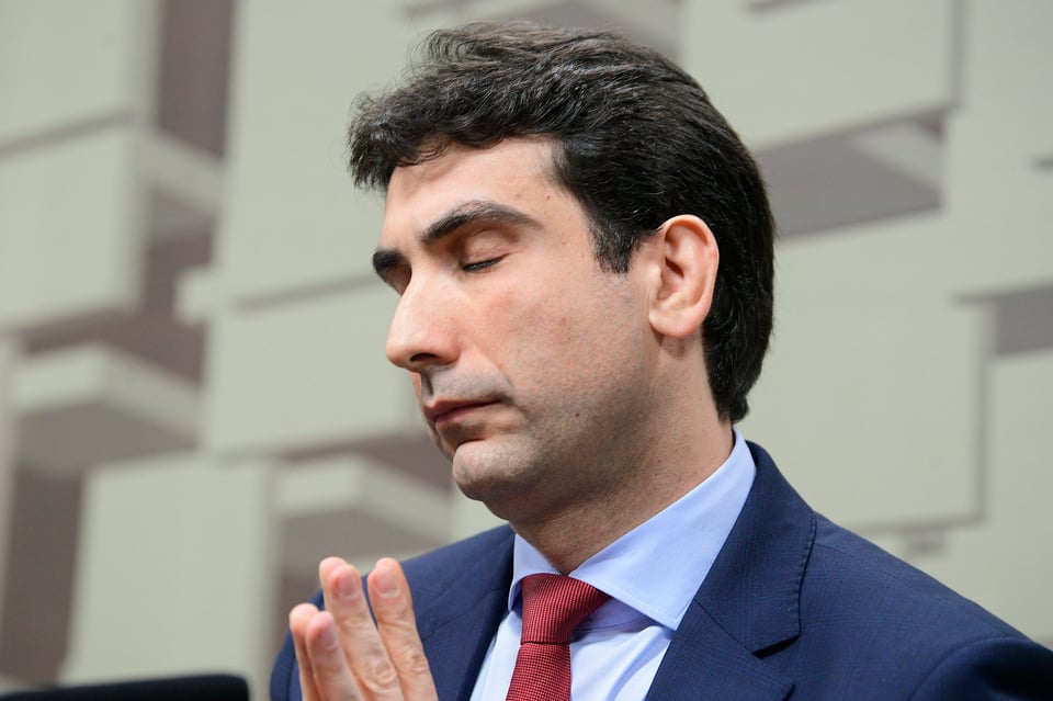 Galípolo: cautela adotada pelo Copom permite enfrentar choque atual em condição mais favorável