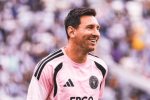 Chute de Messi quebra lente de fotógrafo em treino do Inter Miami